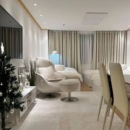New Hongdae Station House Apartment